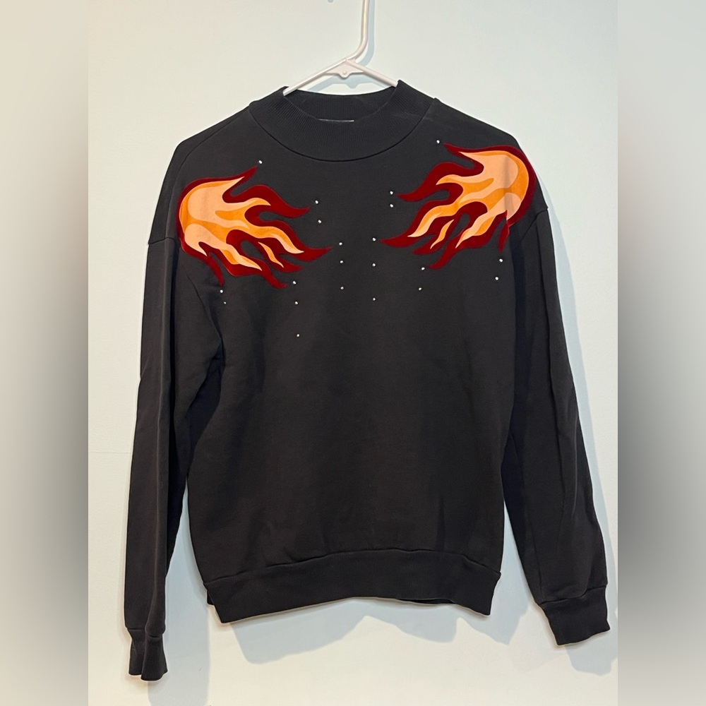 Zara Trafaluc Women’s Black Red and Orange Flame Design Sweatshirt, Size Medium